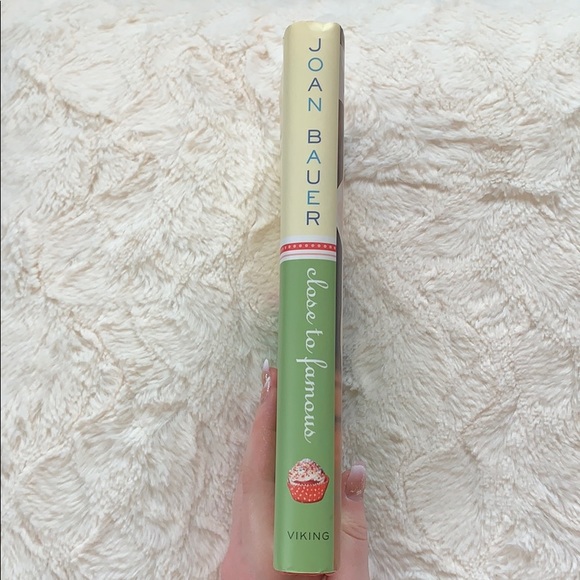 Close to Famous Book💫 - Picture 3 of 5